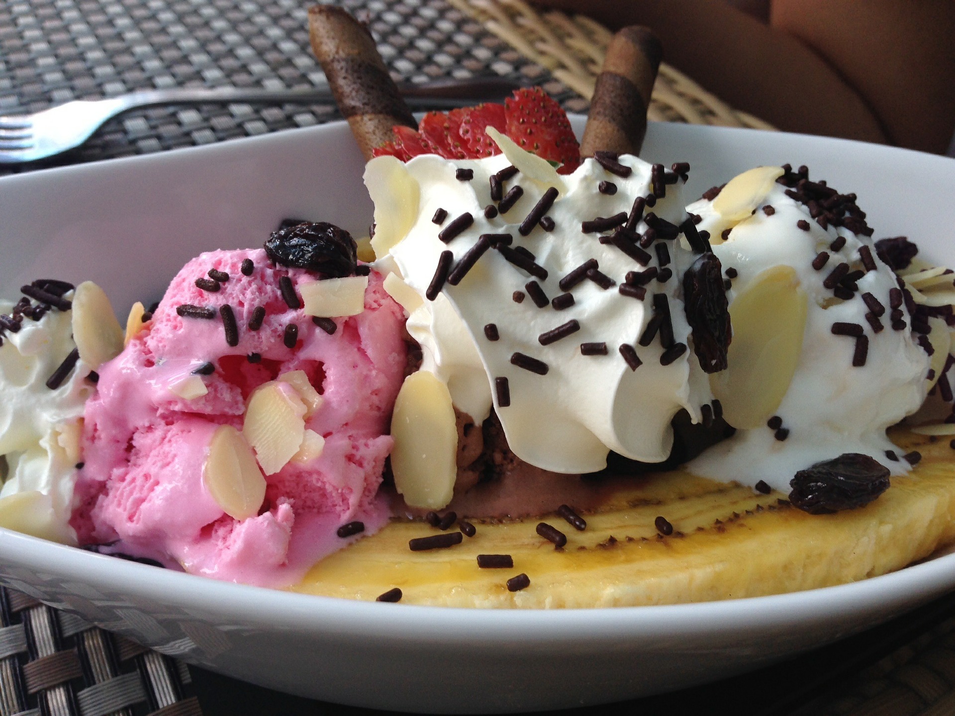 banana-split-ice-cream-g2bb9dbf00_1920 banana-split-ice-cream-g2bb9dbf00_1920