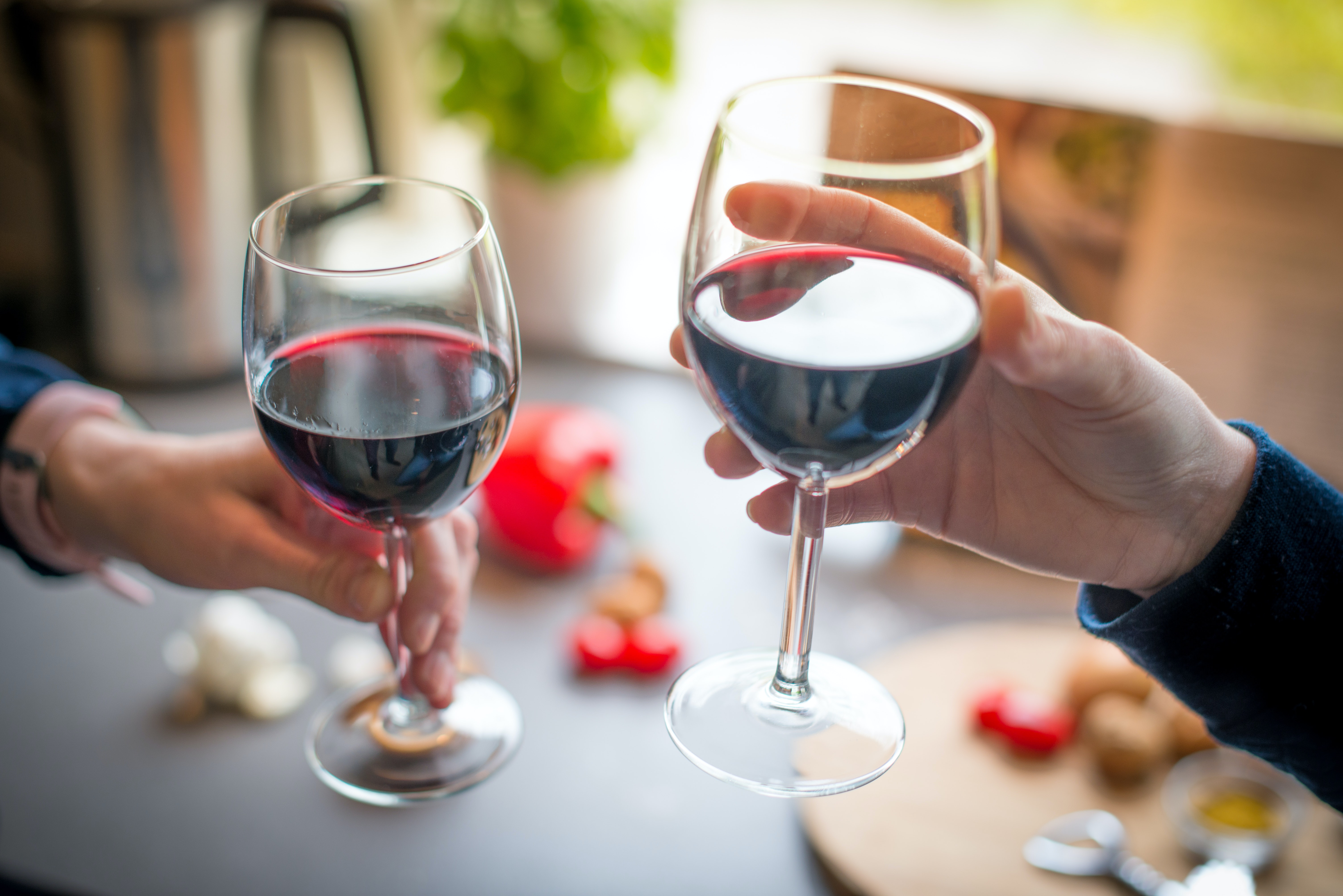 crveno-vino-pexels-skitterphoto-2101186 crveno-vino-pexels-skitterphoto-2101186