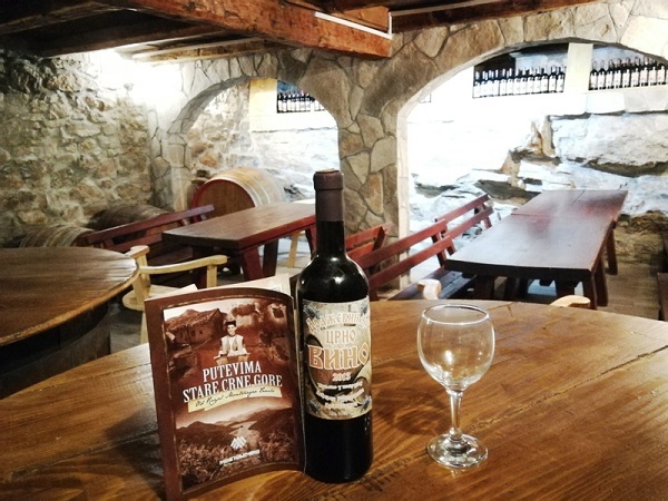 drazevinsko_crno_vino_vinarija_drazevina drazevinsko_crno_vino_vinarija_drazevina
