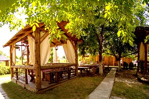 garden_of_the_restaurant_salas_drevna garden_of_the_restaurant_salas_drevna
