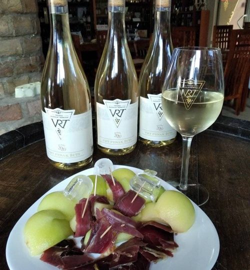 hrana-i-vino-vinarija-vrt