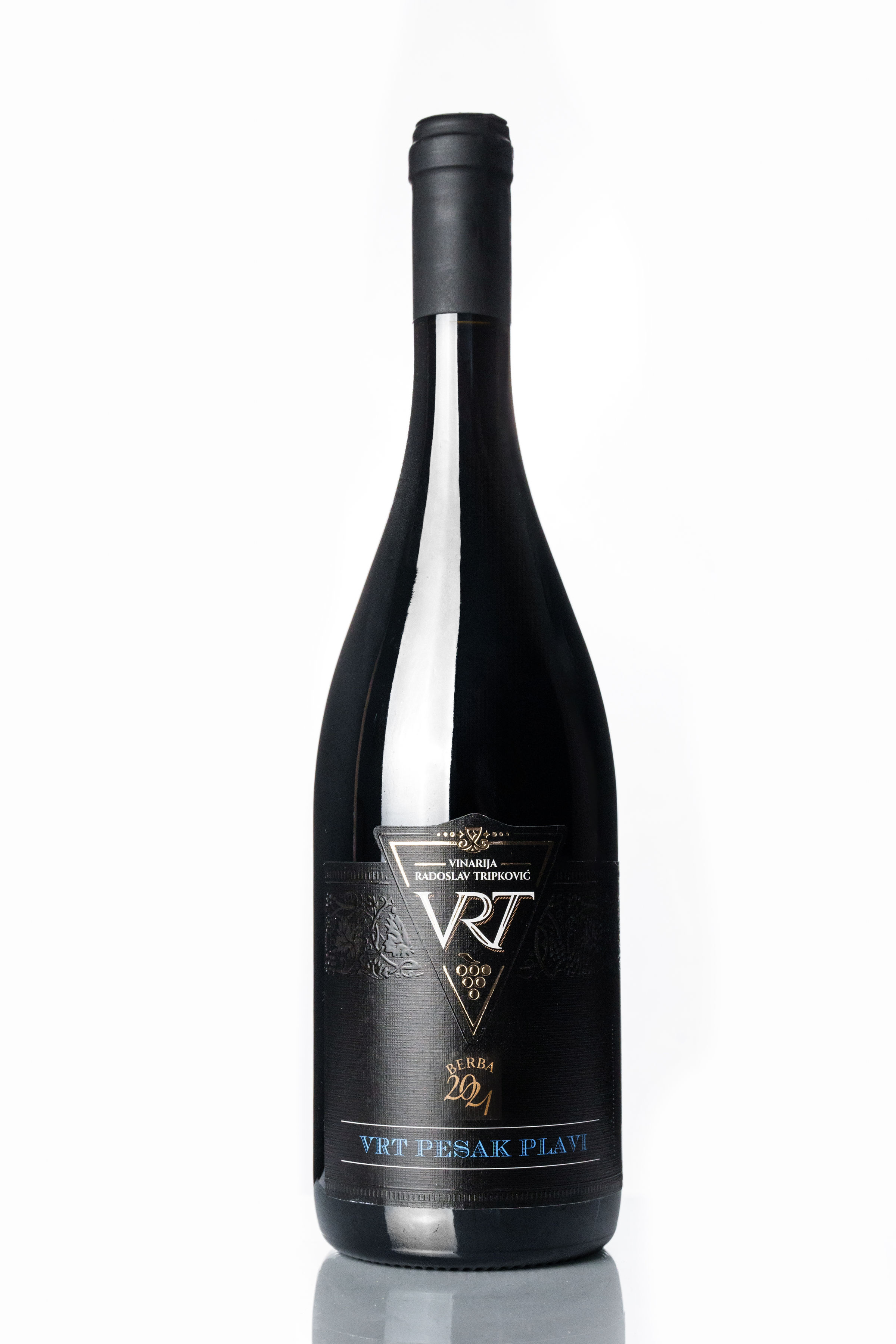 pesak-plavi-vinarija-vrt