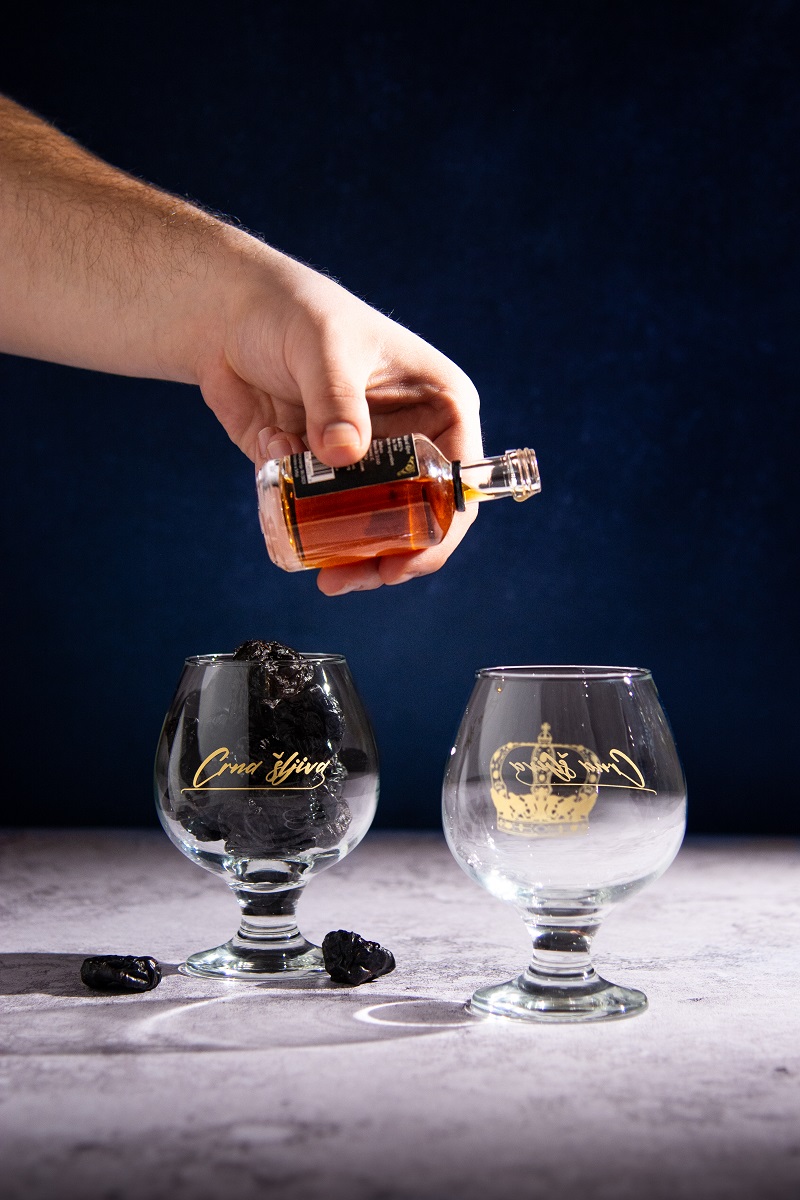 Zapremina boce: 0,7l Količina alkohola: Vol 40% 