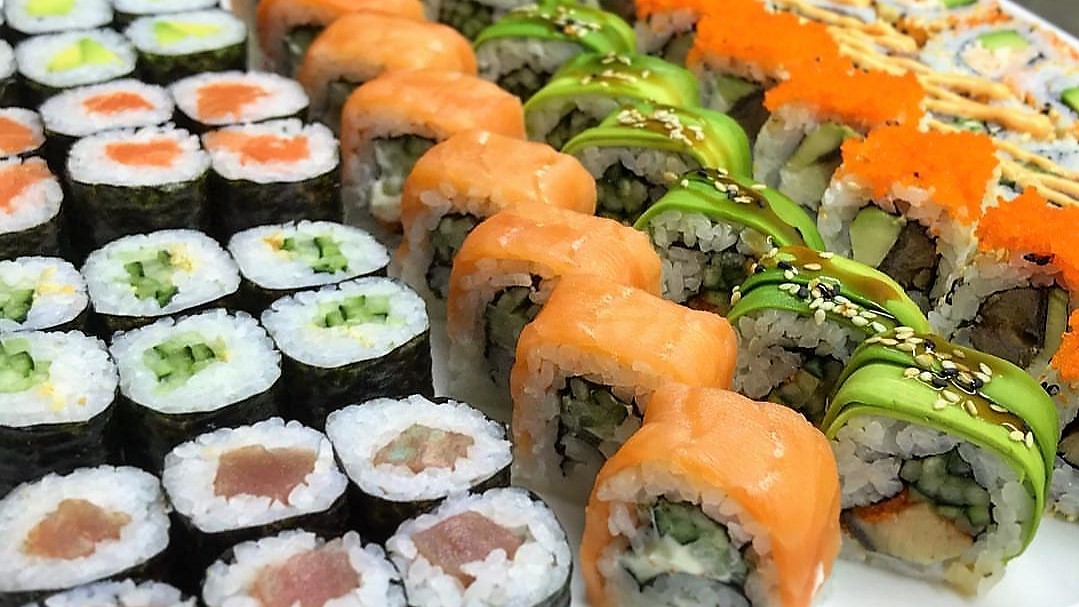 razne_sushi_rolne_sushi_bar_one_more