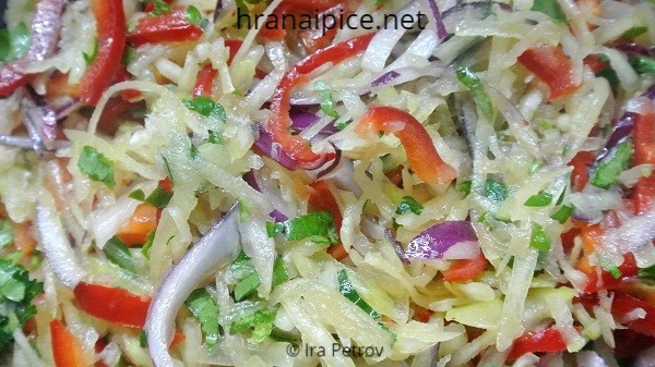 salata od zelenog manga