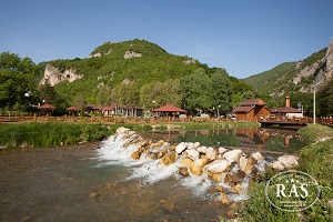turisticko_naselje_ras_na_uscu_sebecevske_reke turisticko_naselje_ras_na_uscu_sebecevske_reke