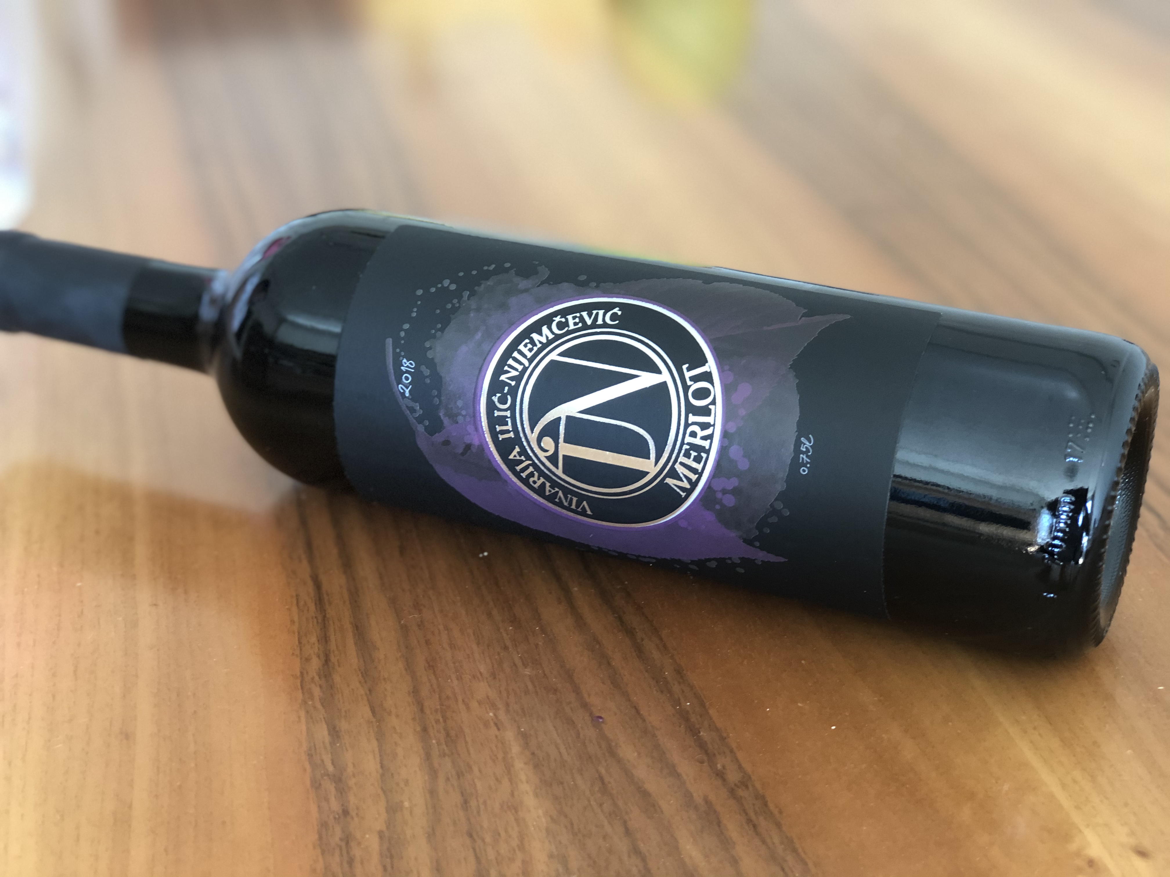 vino_merlot_vinarija_in_ilic_nijemcevic