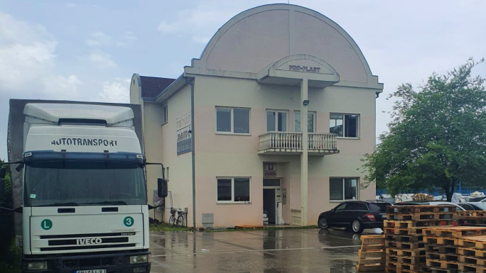 zgrada-spolja-pro-plast-ratic zgrada-spolja-pro-plast-ratic